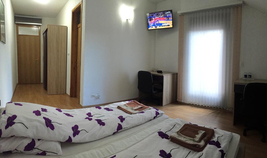 City Bridge Guest House Bihac Ngoại thất bức ảnh