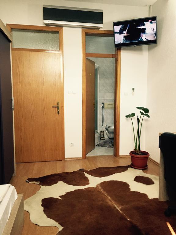 City Bridge Guest House Bihac Ngoại thất bức ảnh